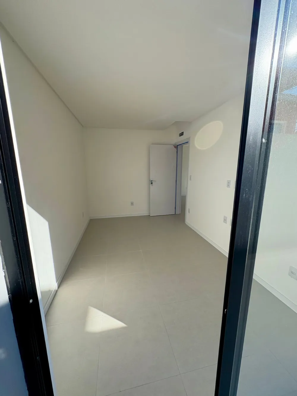 Sala comercial para reserva no bairro Meia Praia em Navegantes
