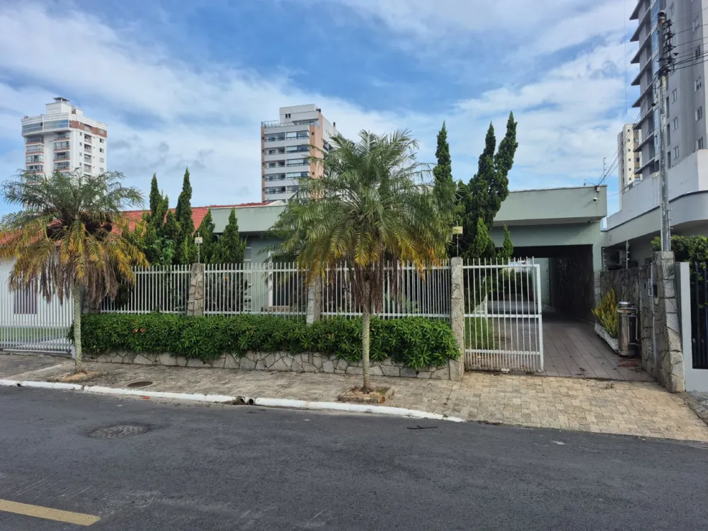 Casa 3 quartos para venda no bairro sao joao em Itajaí