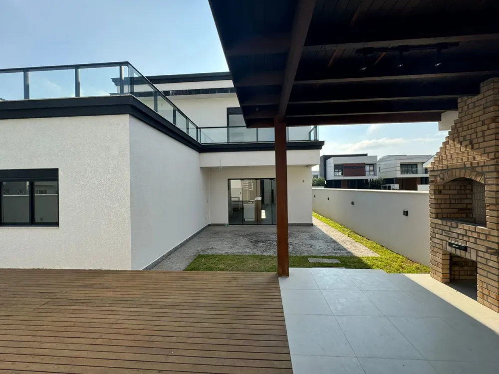 Casa 4 quartos para venda no bairro Areias em Camboriú