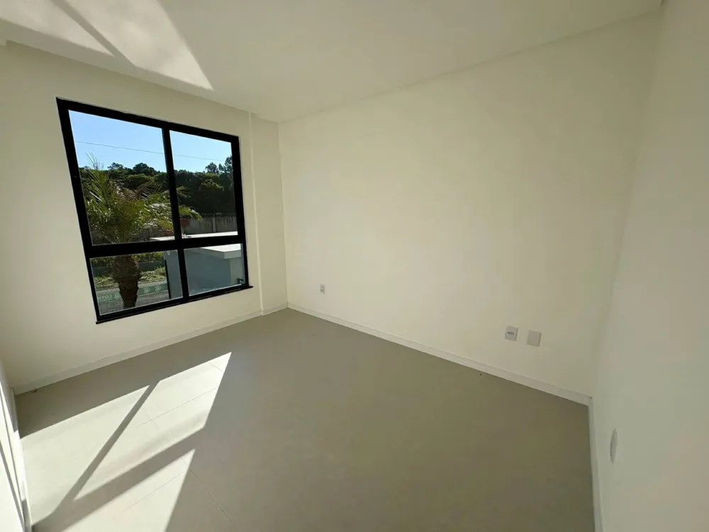 Sala comercial para reserva no bairro Meia Praia em Navegantes