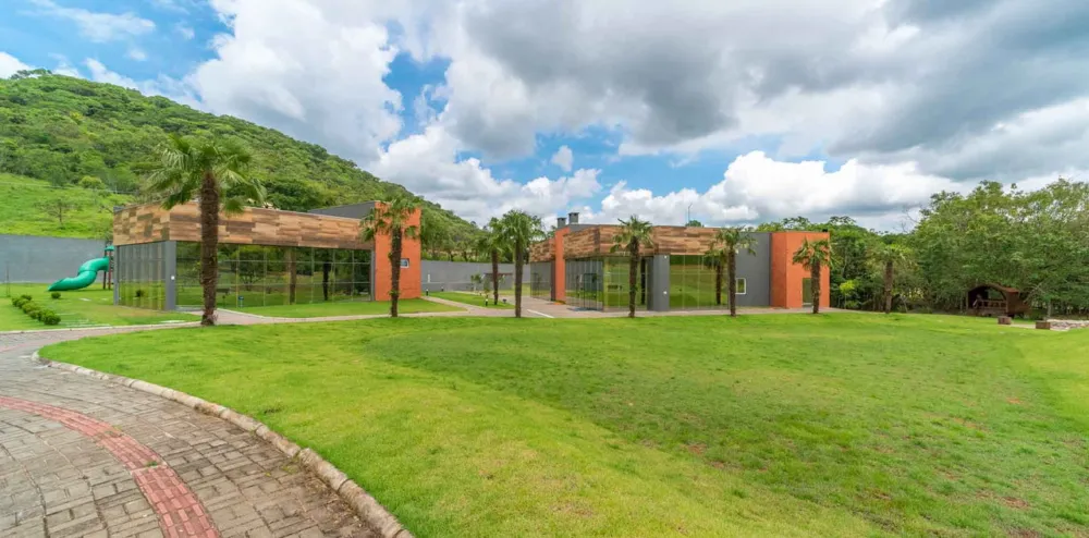 Terreno para venda no bairro Rio do Meio em Camboriú