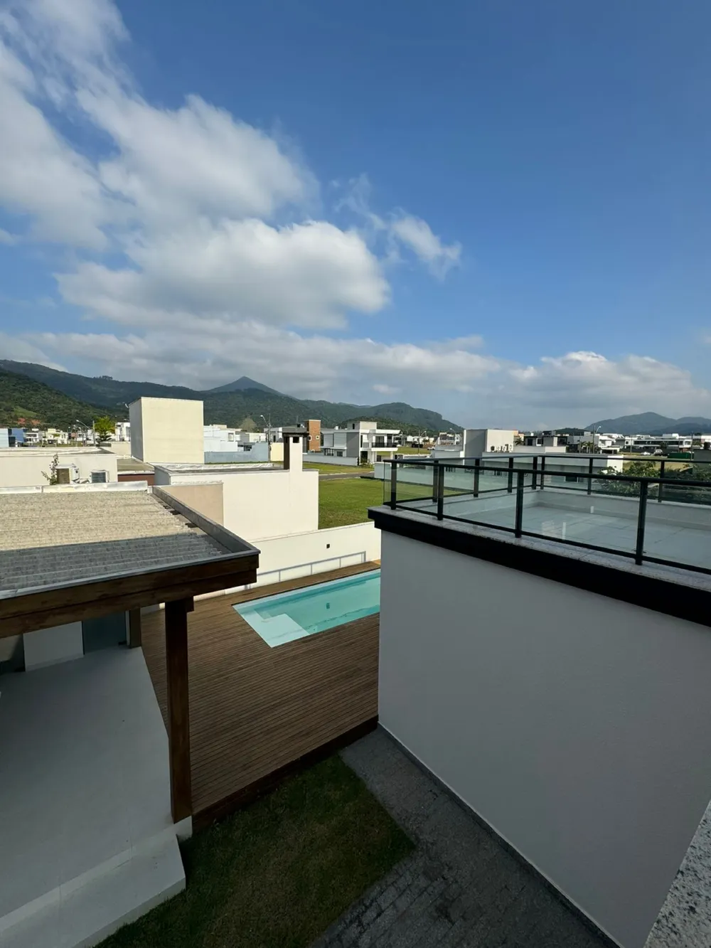 Casa 4 quartos para venda no bairro Areias em Camboriú