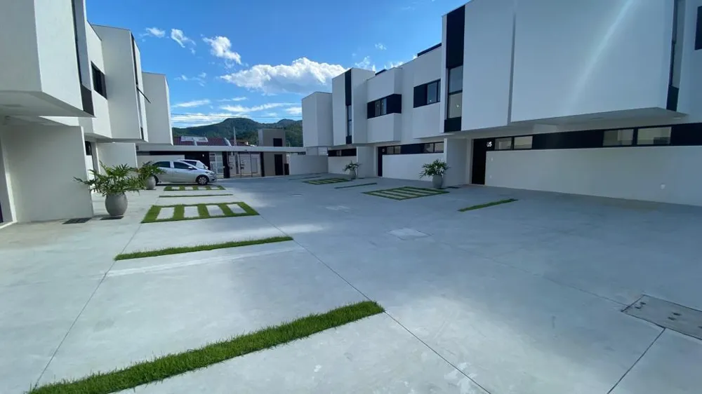 Casa 2 quartos para venda no bairro Rio Pequeno em Camboriú