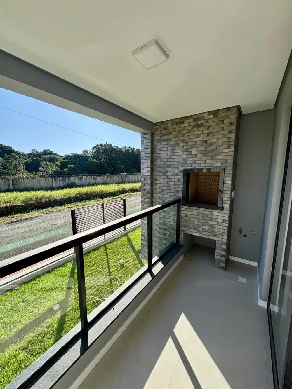 Sala comercial para reserva no bairro Meia Praia em Navegantes