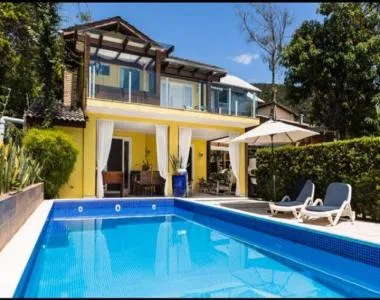 Linda casa 3 suítes em Taquaras pertinho da praia. Linda casa 3 suítes em Taquaras pertinho da praia.