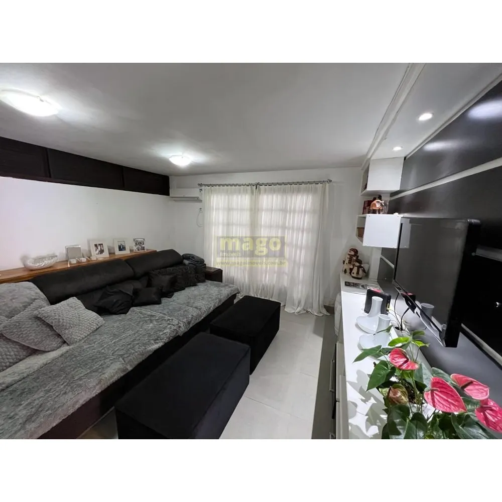 CASA ALTO PADRÃO EM  CONDOMÍNIO FECHADO NO BAIRRO ARIRIBÁ 