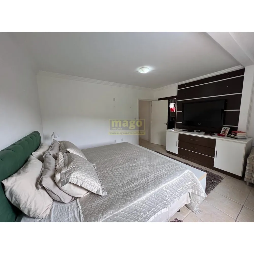 CASA ALTO PADRÃO EM  CONDOMÍNIO FECHADO NO BAIRRO ARIRIBÁ 