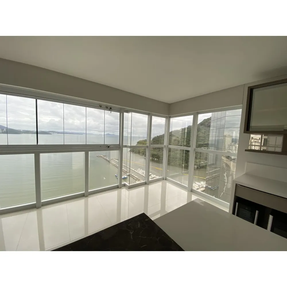 Apartamento Alto Padrão com 04 suítes Frente Mar