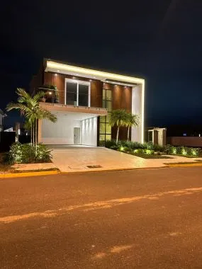 Casa de Alto padrão em Condomínio Fechado