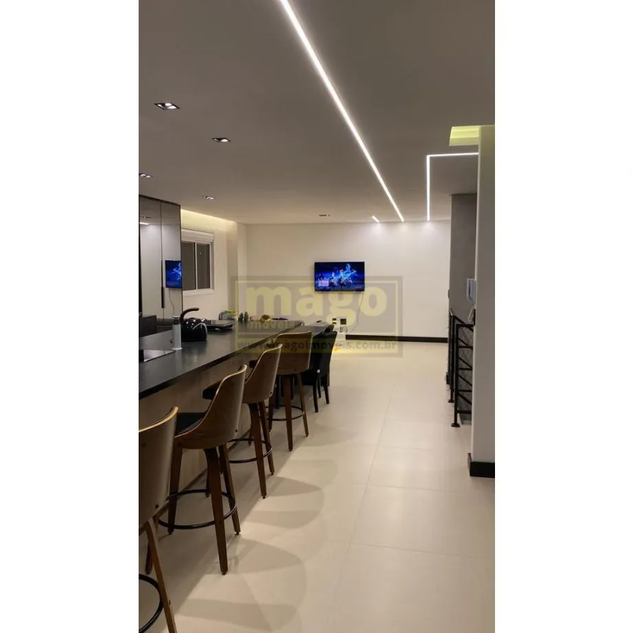 Excelente cobertura duplex com 3 suítes