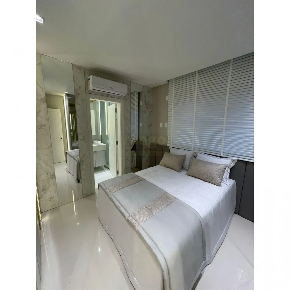 Cobertura duplex 4 suítes no Centro de Balneário Camboriú!