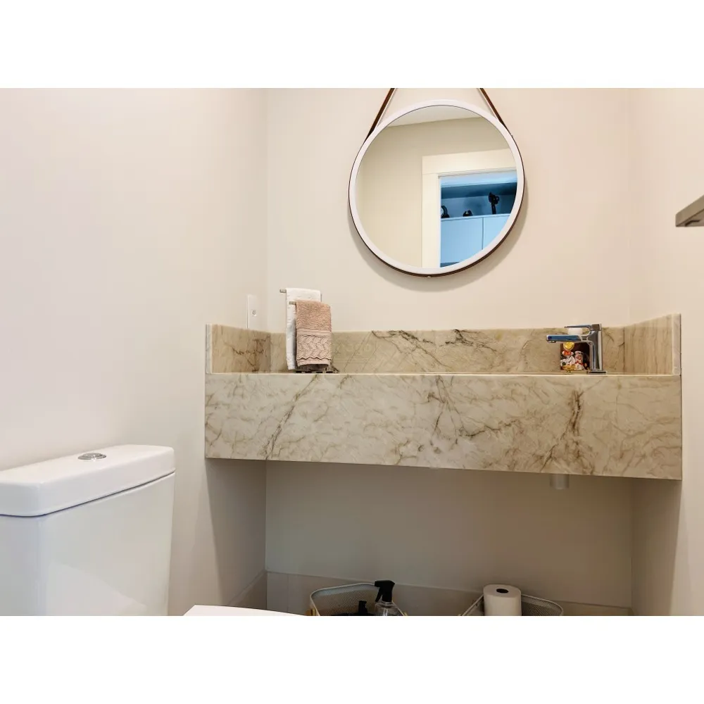 Apartamento com Vista Mar e mobiliado com 3 suítes em Balneário Camboriú