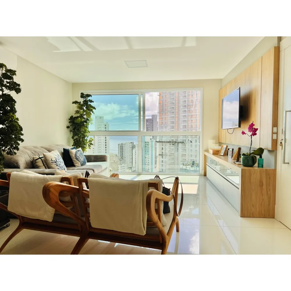 Apartamento com Vista Mar e mobiliado com 3 suítes em Balneário Camboriú