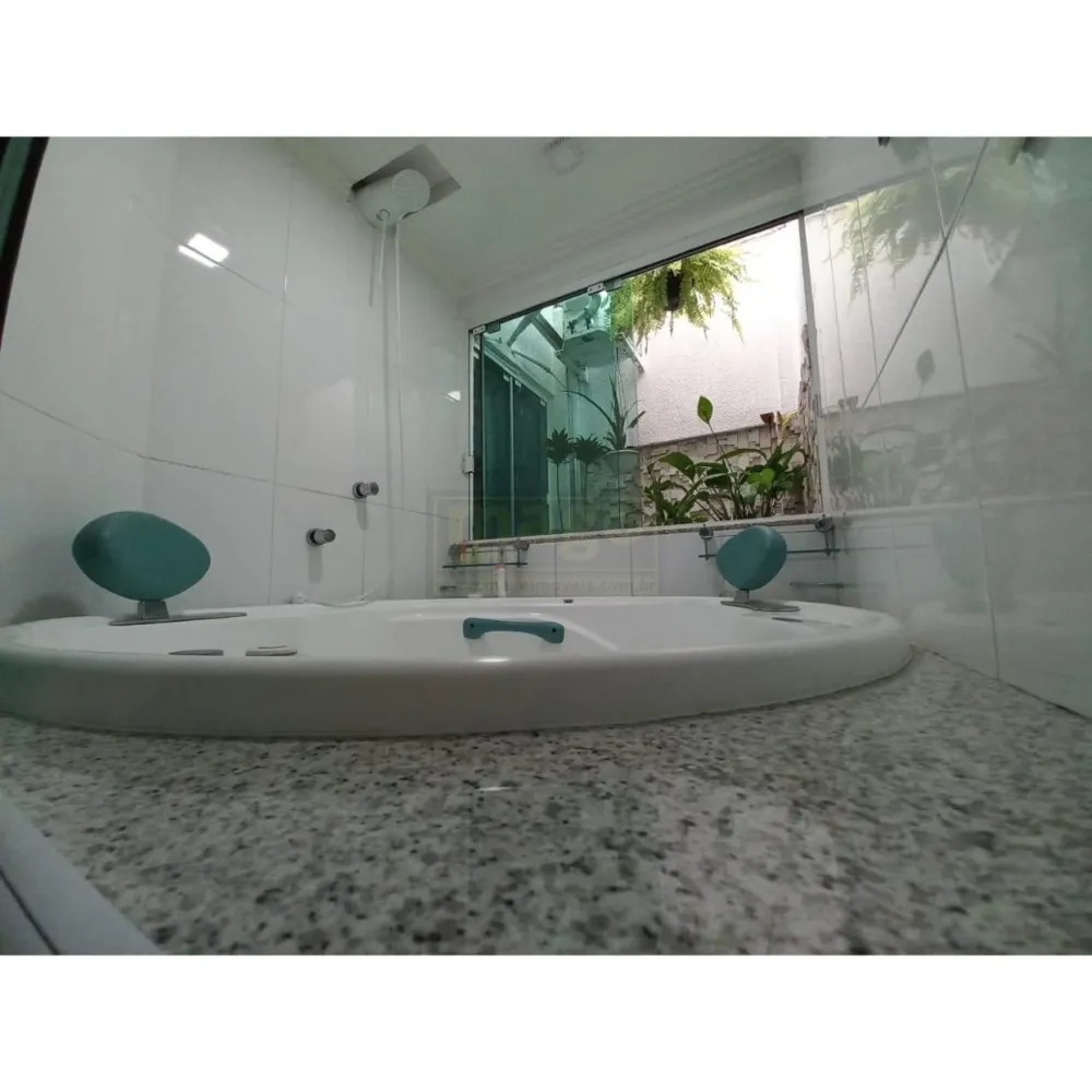 APARTAMENTO PARA INVESTIR OU MORAR NO CENTRO DE BALNEÁRIO!