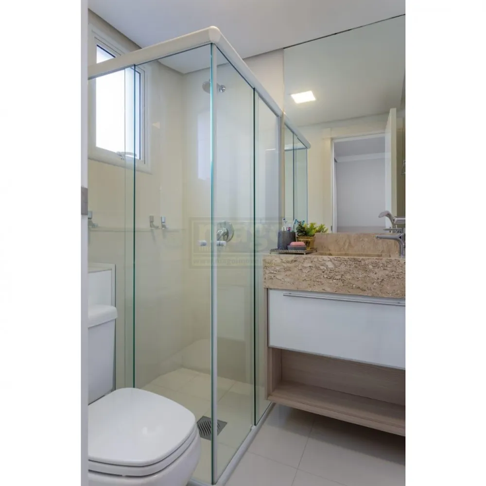 NOVO E MOBILIADO! UM FG NO CENTRO DE BALNEÁRIO!