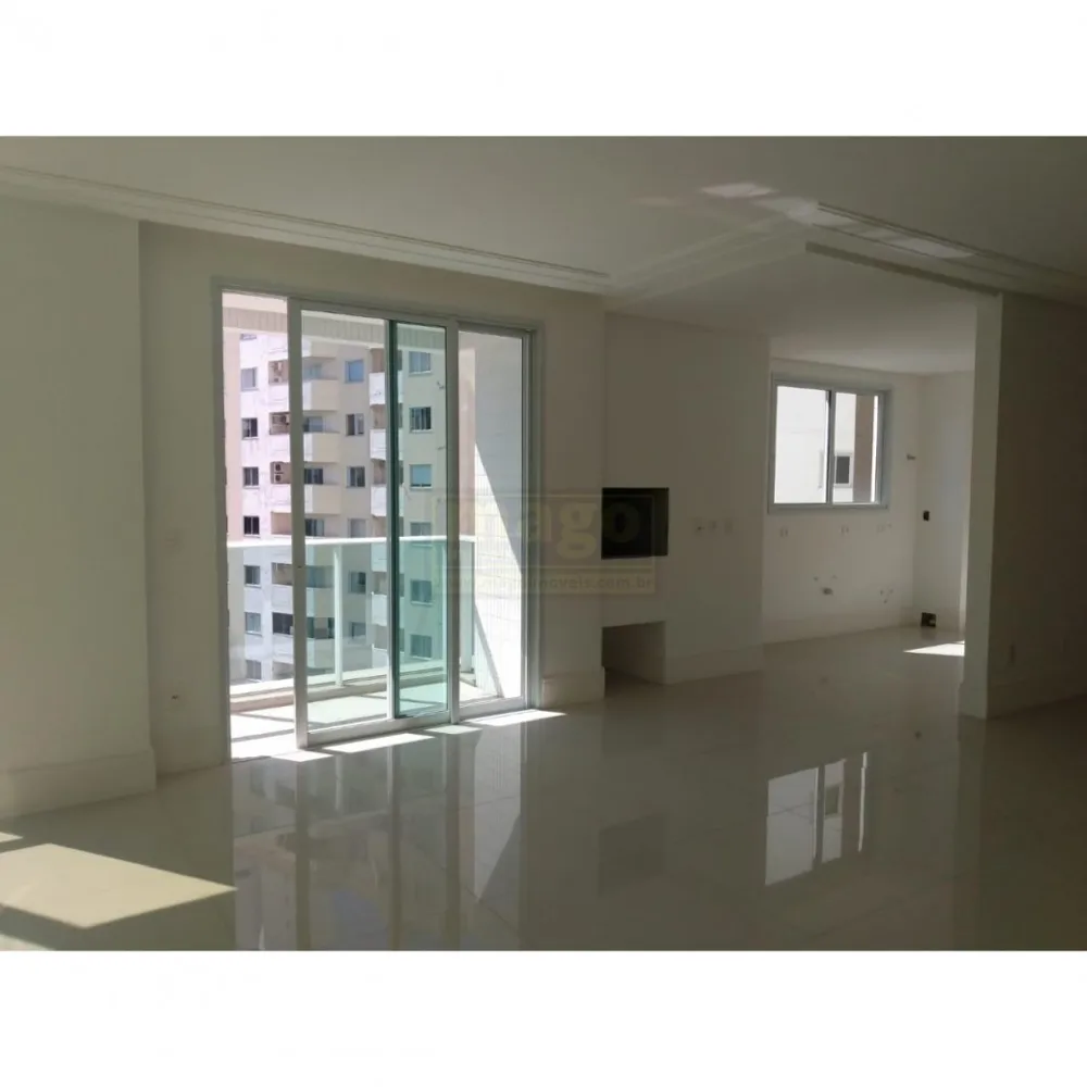 APARTAMENTO NA QUADRA DO MAR PARA VOCÊ DECORAR!