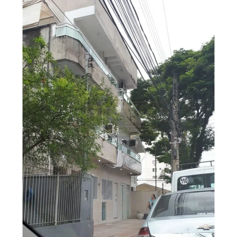 Prédio Comercial com 8 apartamentos para Venda