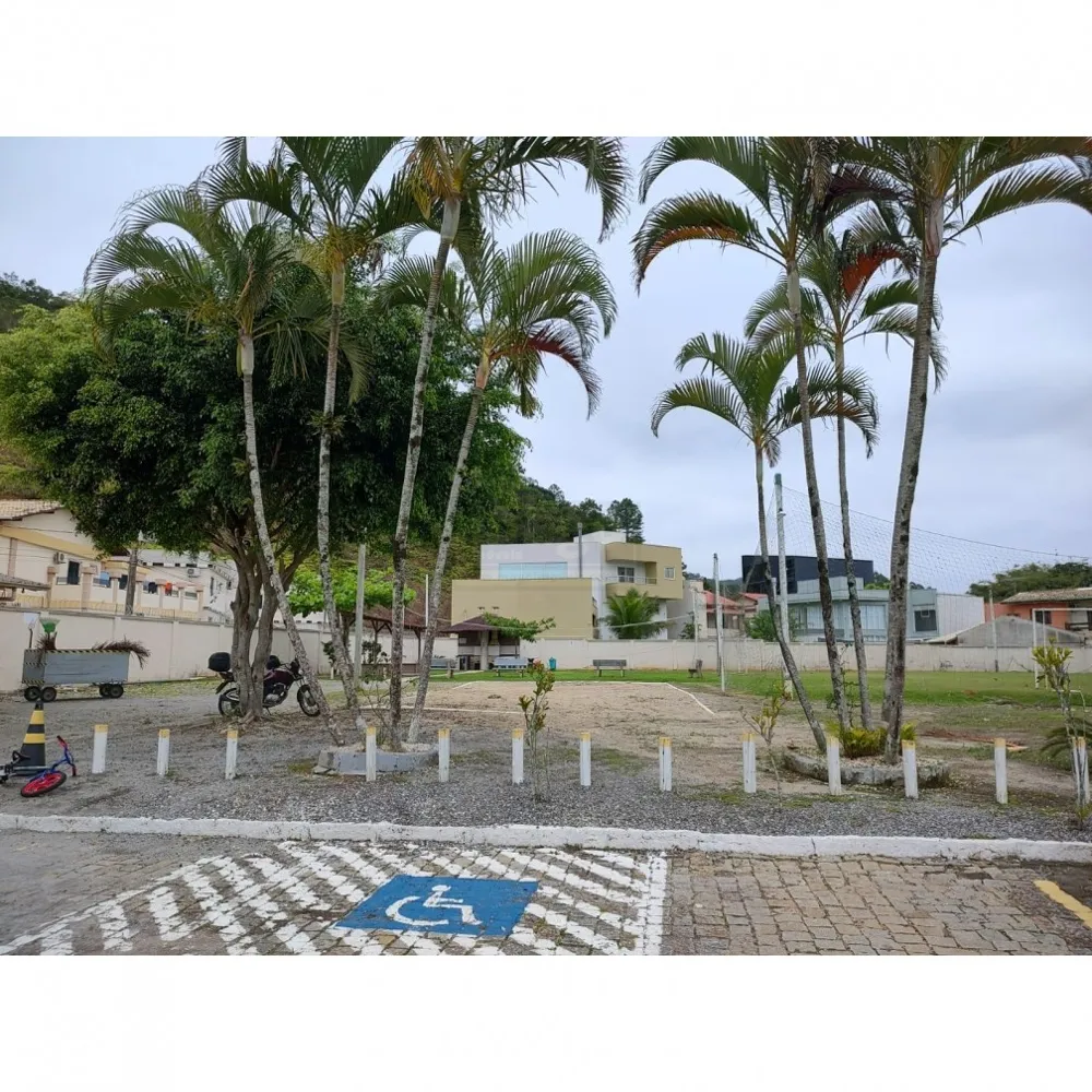 Casa em condominio á venda 