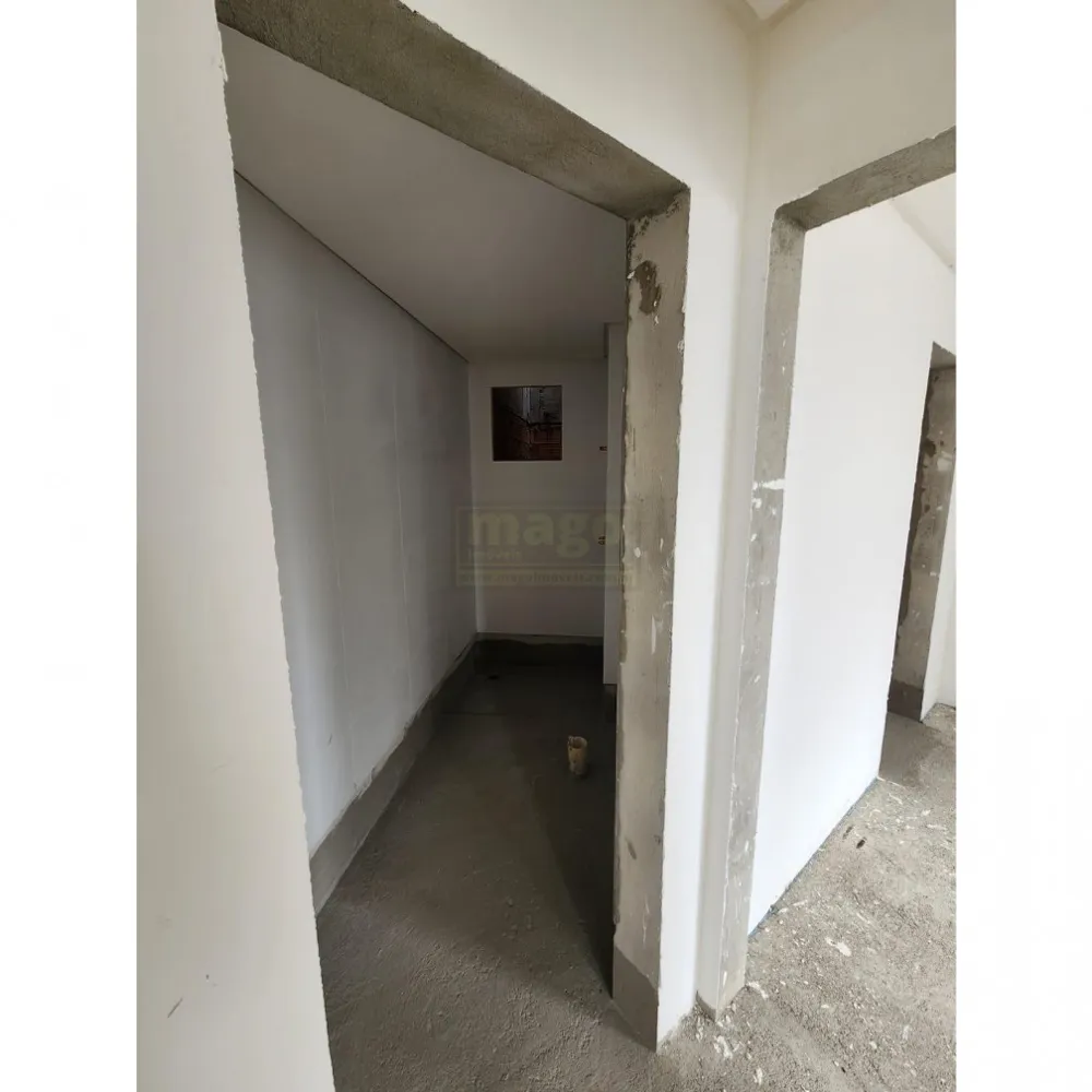 Apartamento Para Venda no Bairro Tabuleiro com Suíte e 2 vagas de garagem