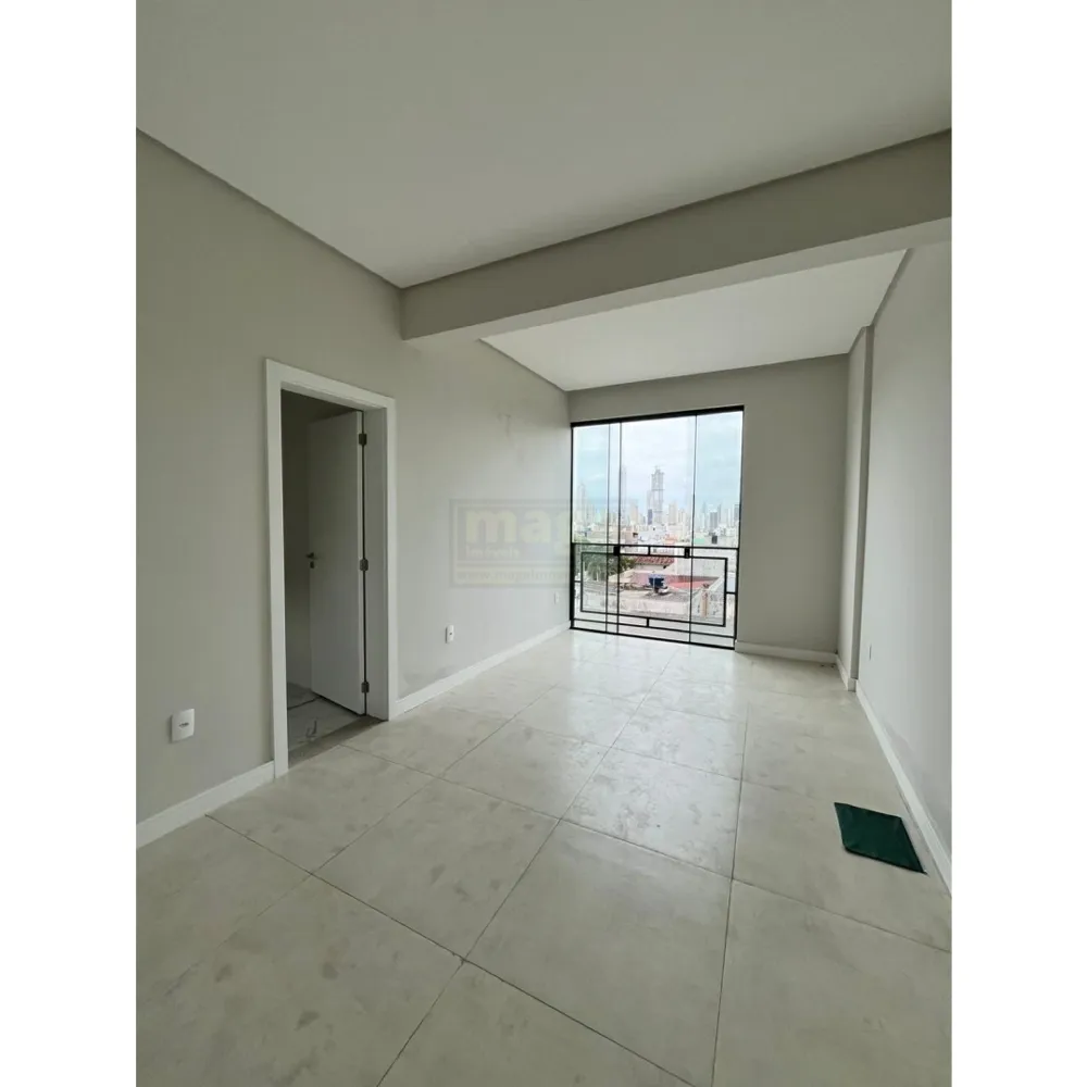 Casa com 3 suites e 4 vagas de garagem no Bairro das Nações