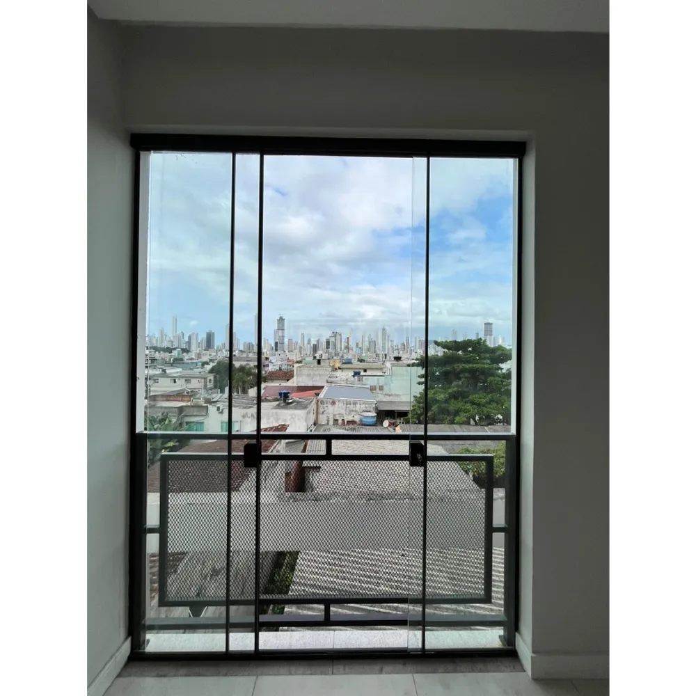 Casa com 3 suites e 4 vagas de garagem no Bairro das Nações