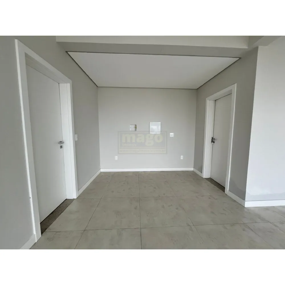 Casa com 3 suites e 4 vagas de garagem no Bairro das Nações