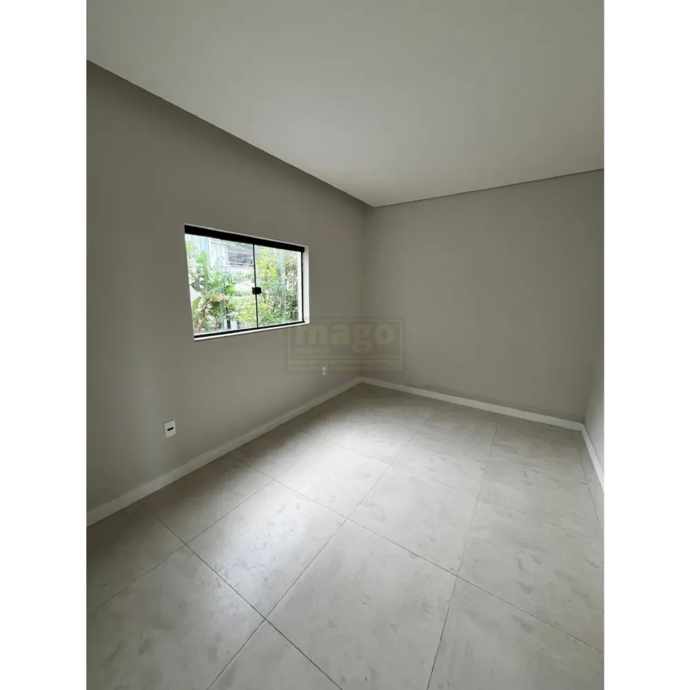 Casa com 3 suites e 4 vagas de garagem no Bairro das Nações