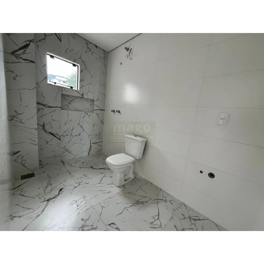 Casa com 3 suites e 4 vagas de garagem no Bairro das Nações