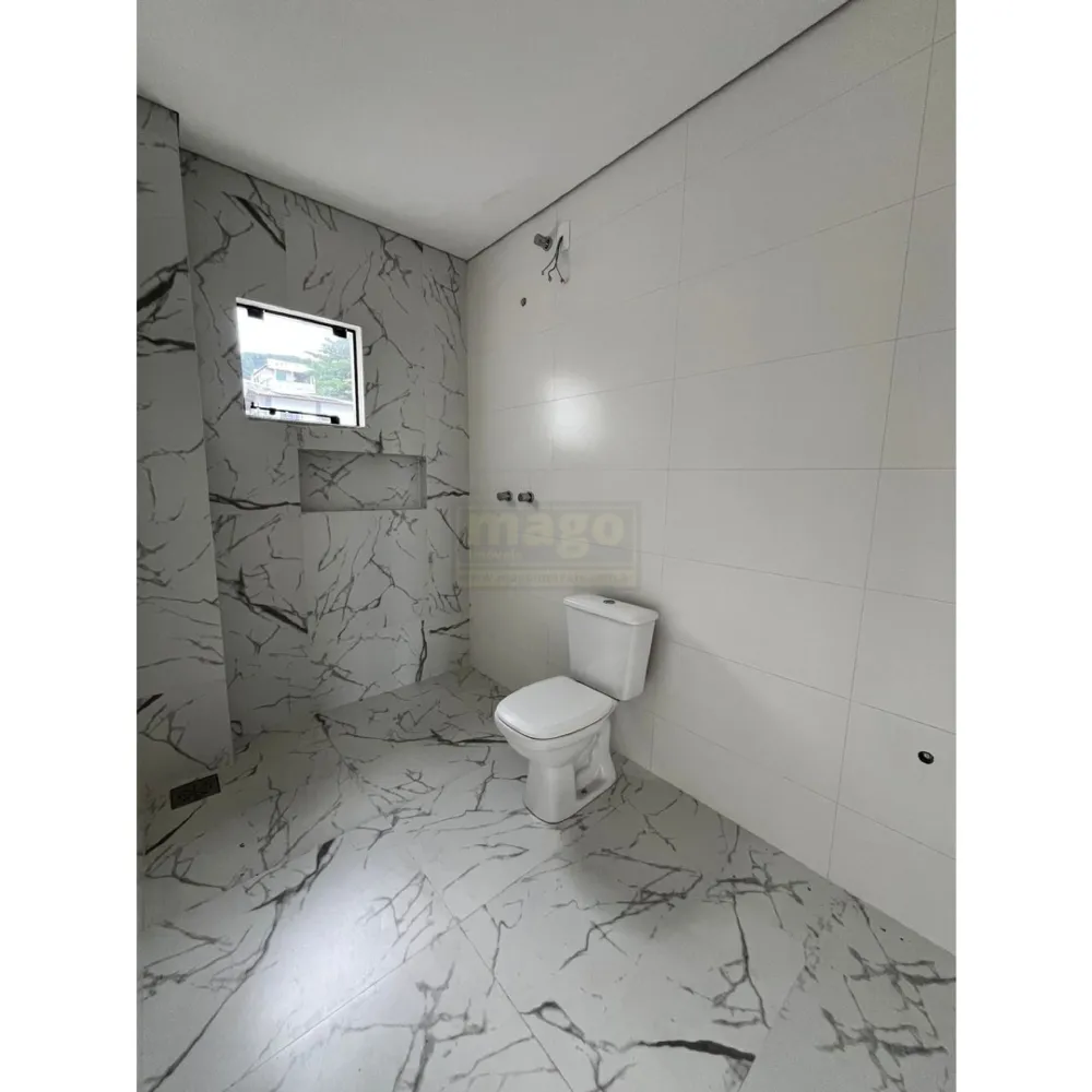 Casa com 3 suites e 4 vagas de garagem no Bairro das Nações
