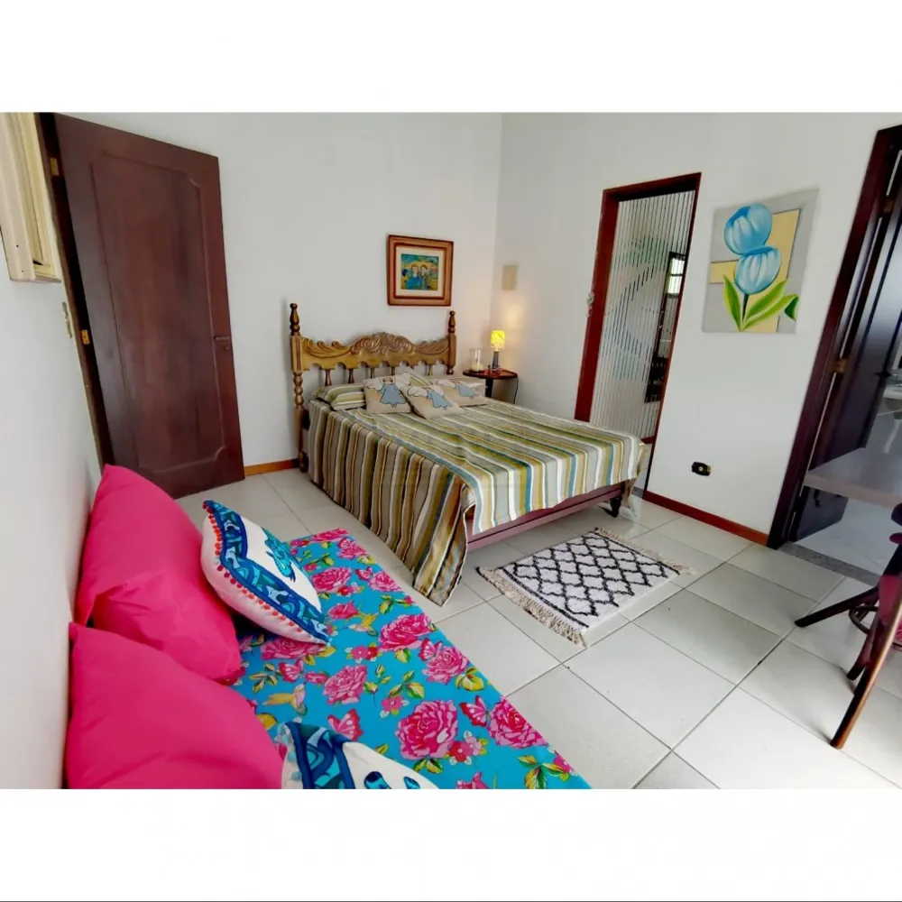 Casa em Taquaras com 5 suítes para venda