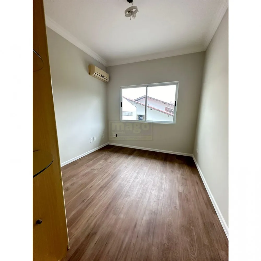 Casa para Locação Anual no bairro Ariribá em Balneário Camboriú