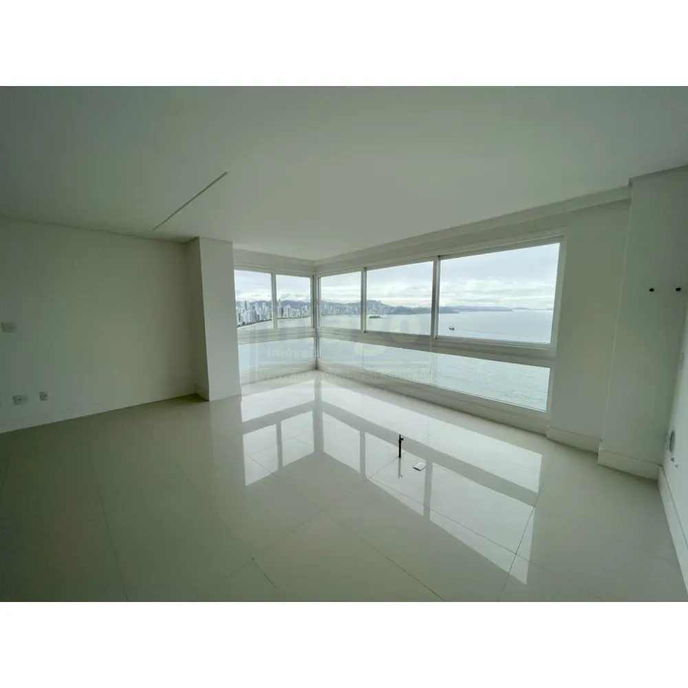 Triplex Frente Mar com 7 suítes em Balneário Camboriú
