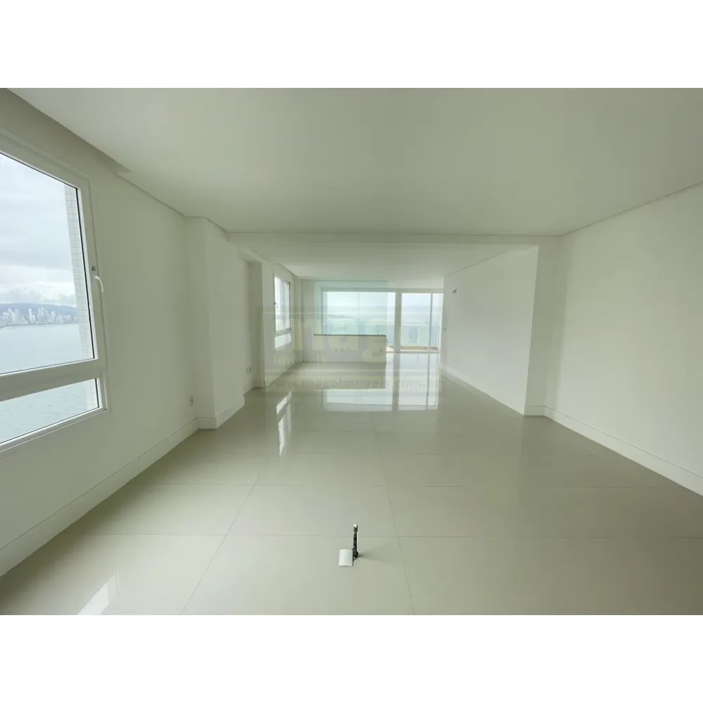 Triplex Frente Mar com 7 suítes em Balneário Camboriú