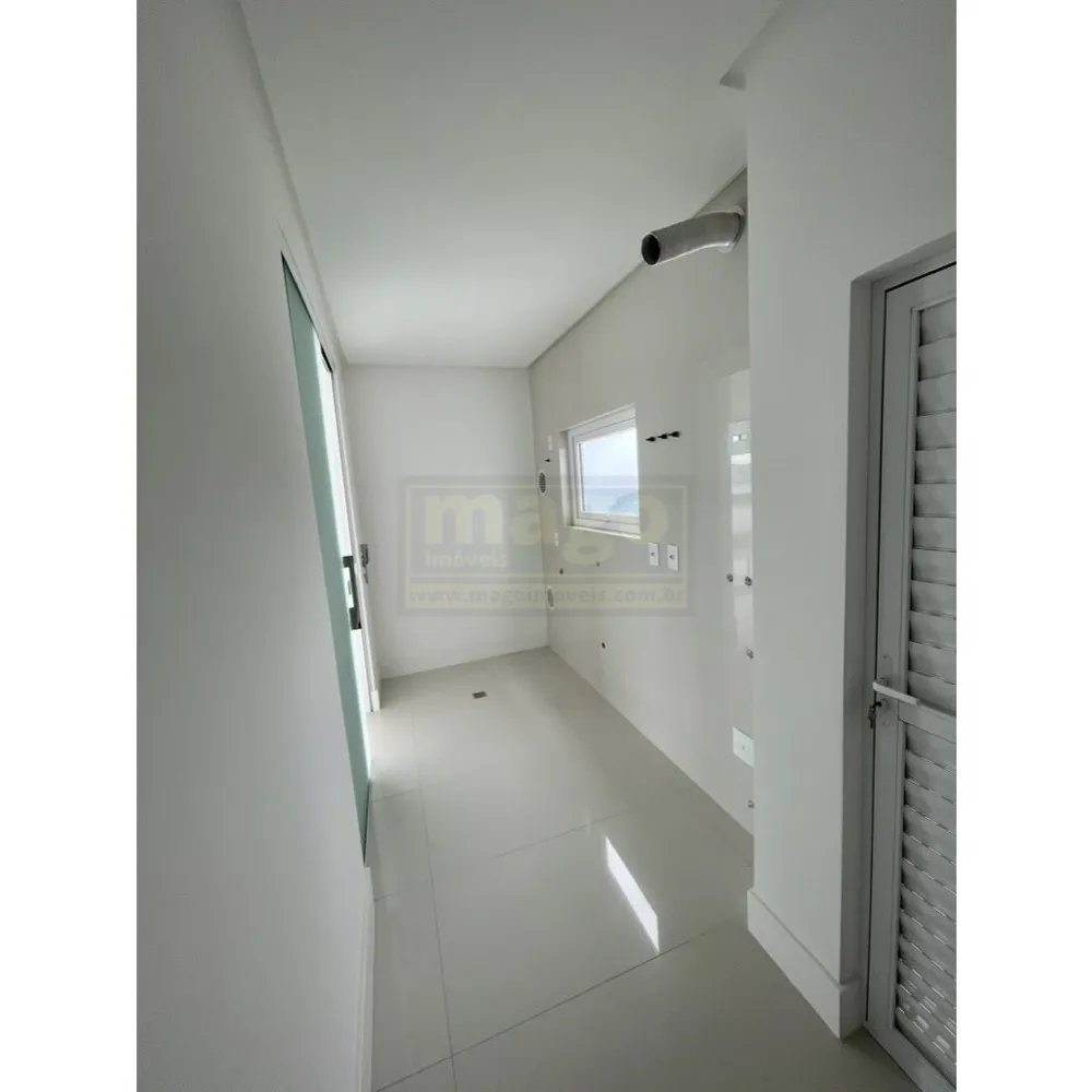 Triplex Frente Mar com 7 suítes em Balneário Camboriú