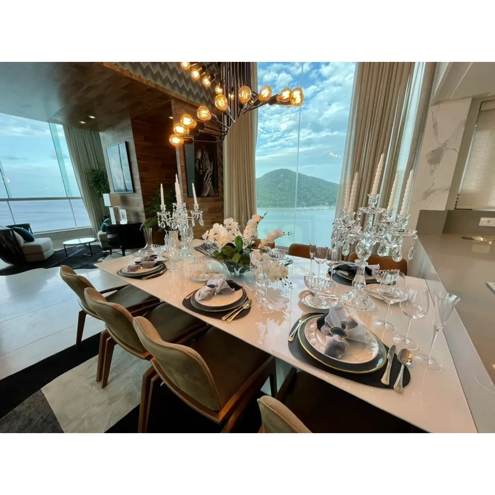 Cobertura Triplex com 7 suítes e Loft no Centro de Balneário Camboriú