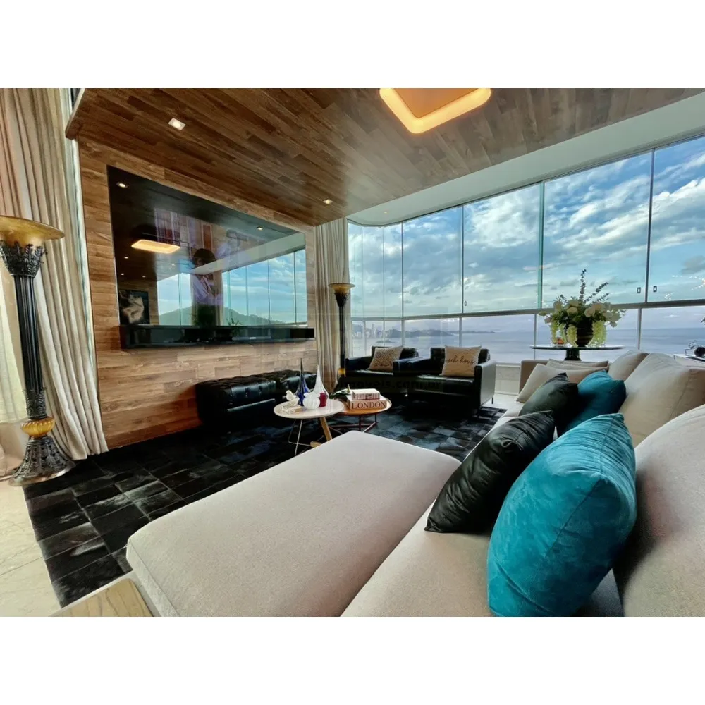 Cobertura Triplex com 7 suítes e Loft no Centro de Balneário Camboriú
