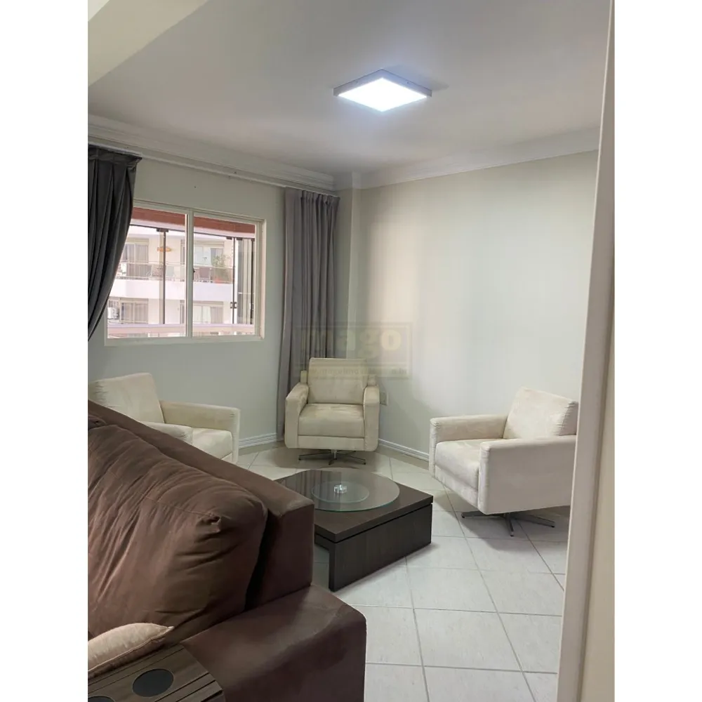 Apartamento quadra mar com 2 vagas de garagem 