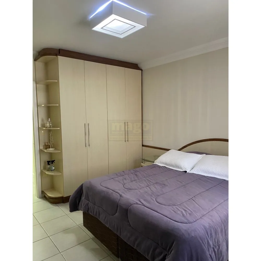 Apartamento quadra mar com 2 vagas de garagem 
