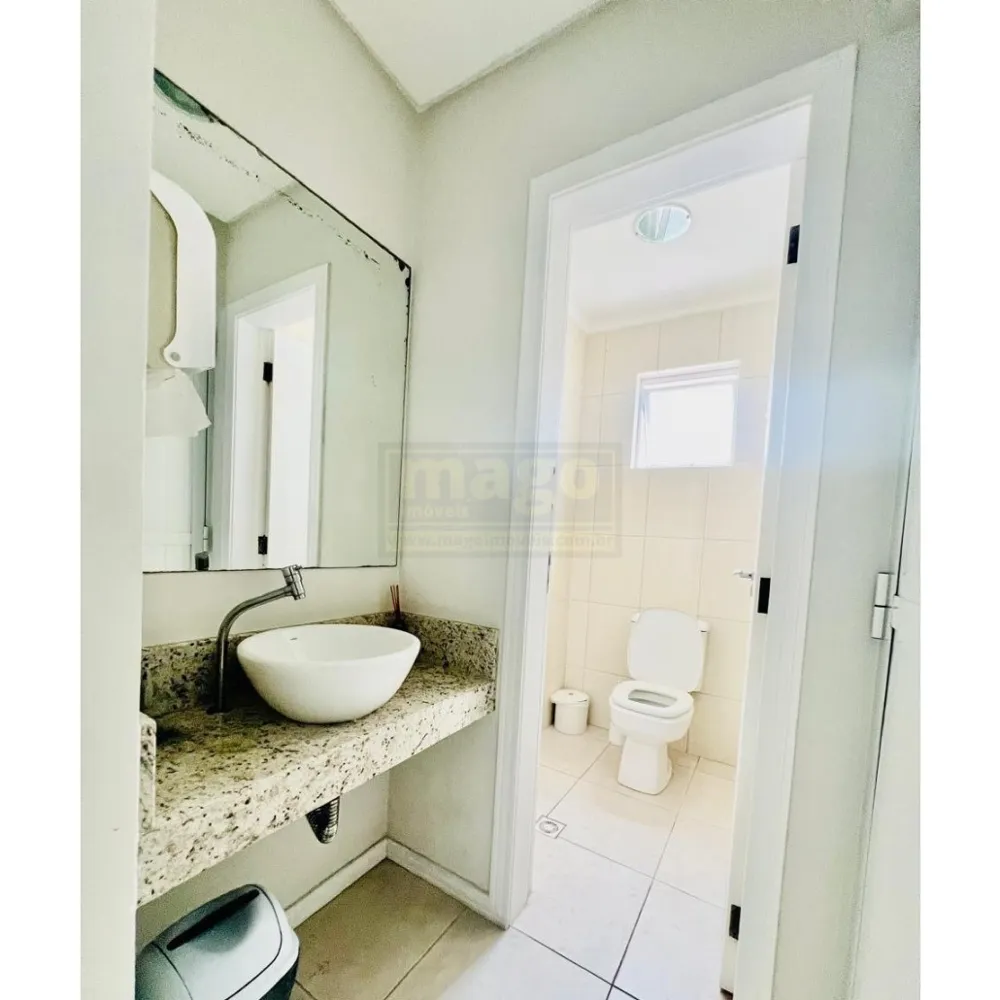 Apartamento com 3 suítes e 2 garagens na Barra Sul
