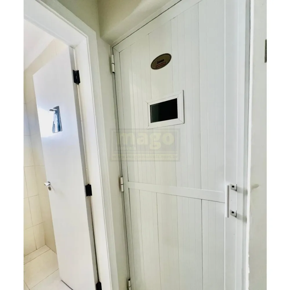 Apartamento com 3 suítes e 2 garagens na Barra Sul