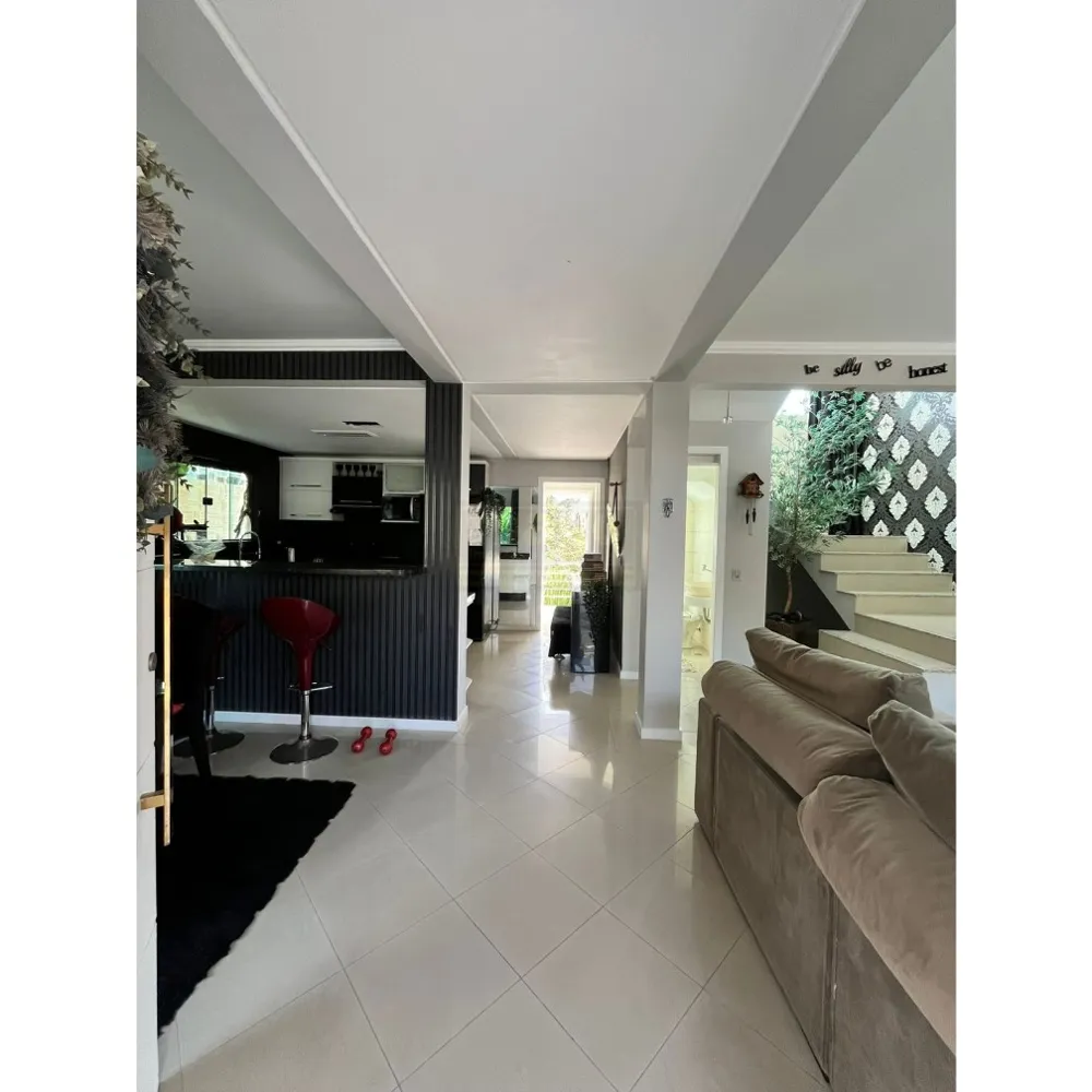 Casa 3 suítes para Locação Anual no bairro Ariribá em Balneário Camboriú