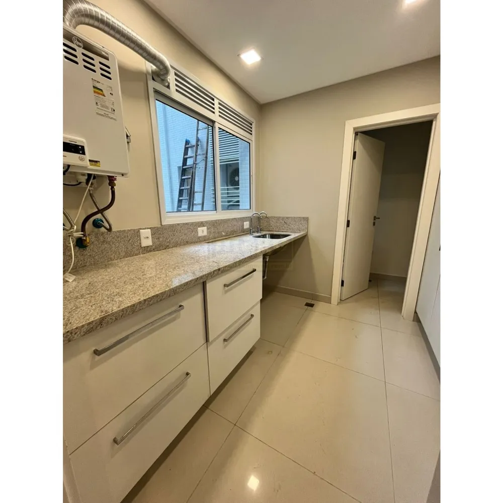 Apartamento 3 suítes para Locação Anual no bairro Bairro Praia Brava em Itajaí
