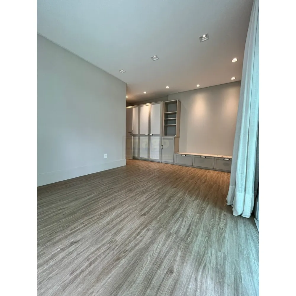 Apartamento 3 suítes para Locação Anual no bairro Bairro Praia Brava em Itajaí
