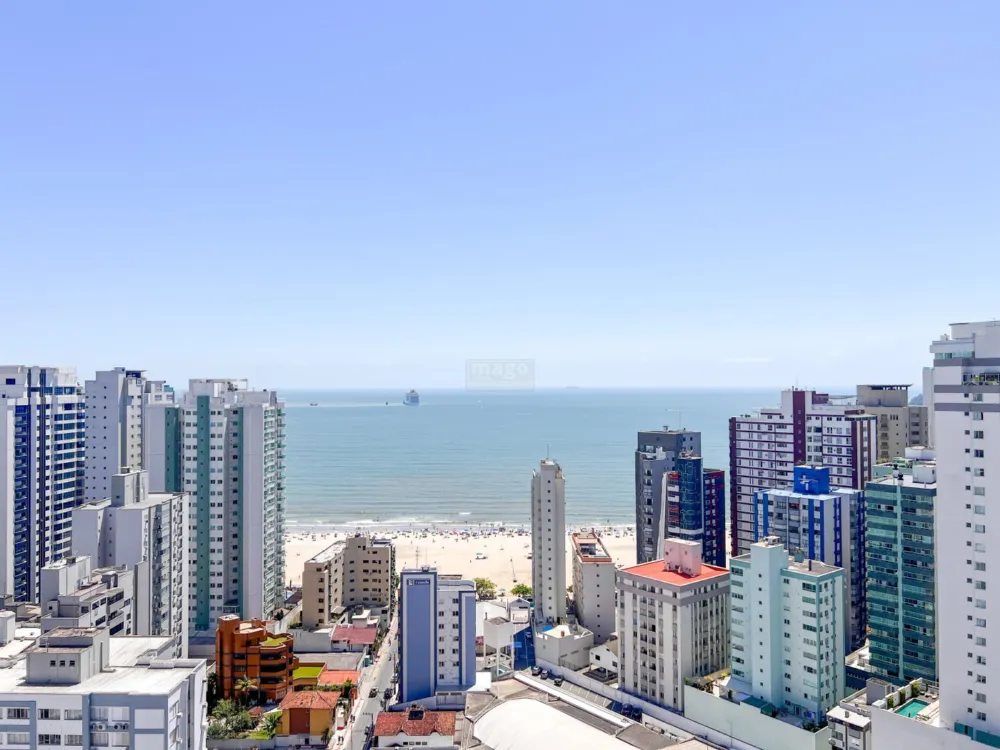 Decorado pronto para desfrutar com vista esplêndida!