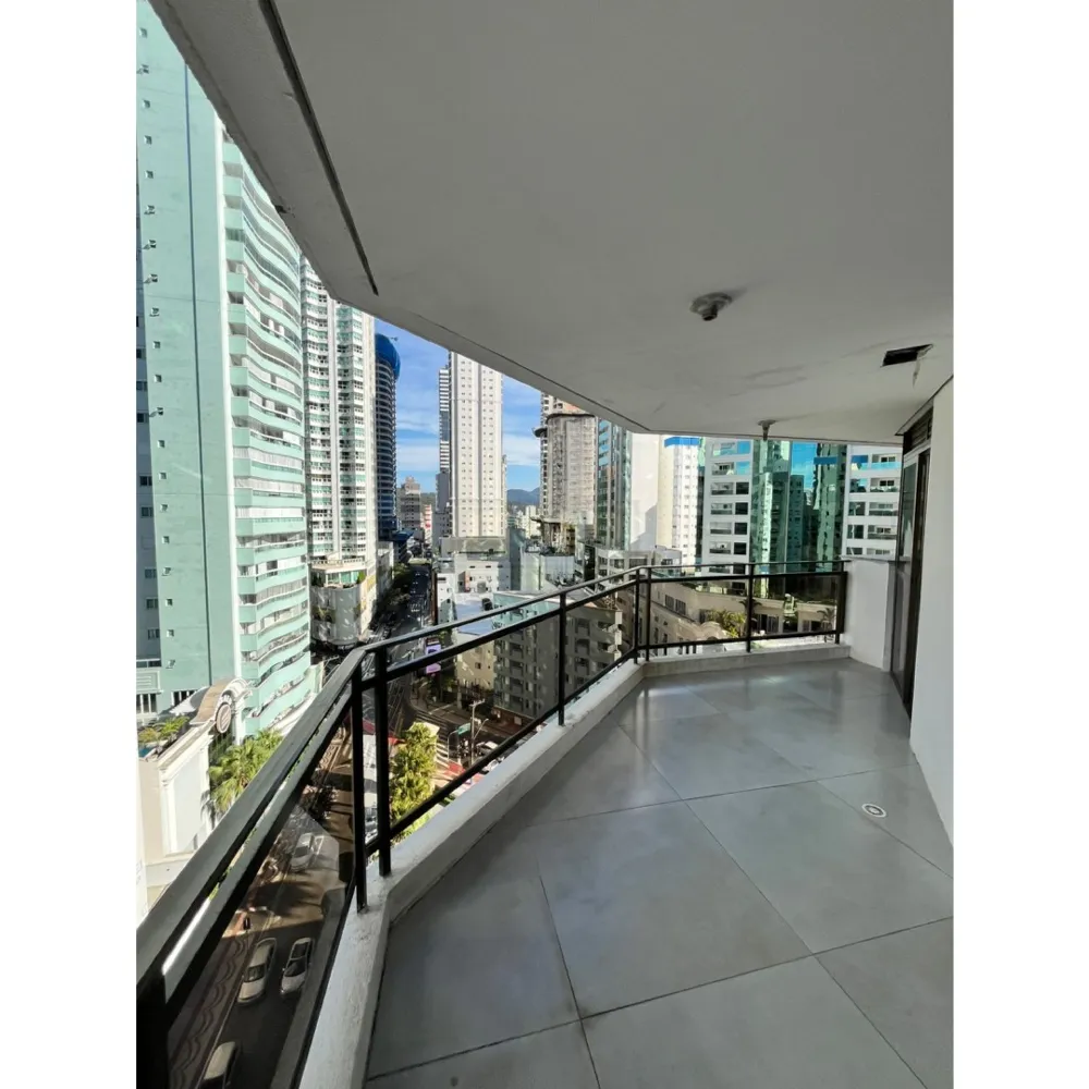 Apartamento 03 quartos para Locação Anual no bairro Barra Sul em Balneário Camboriú