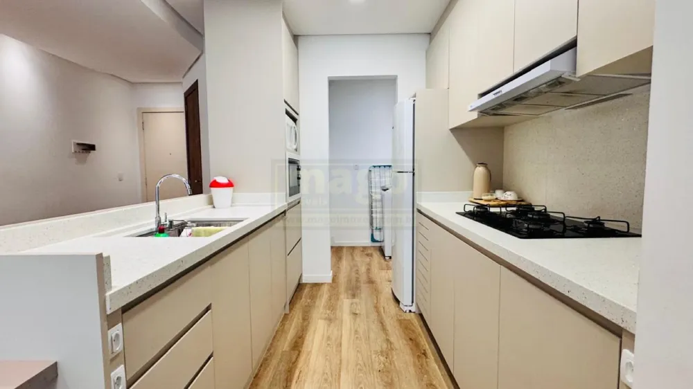 Apartamento para Locação na Avenida Atlântica – 4 Dormitórios e 2 Vagas de Garagem