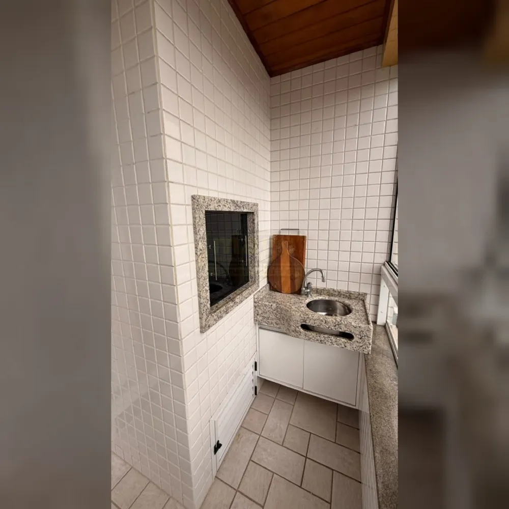 Apartamento 2 quartos para Locação Anual na Avenida Atlântica Balneário Camboriú