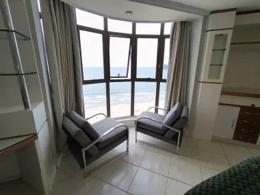 Apartamento 3 suítes à venda na Avenida Atlântica, em Balneário Camboriú