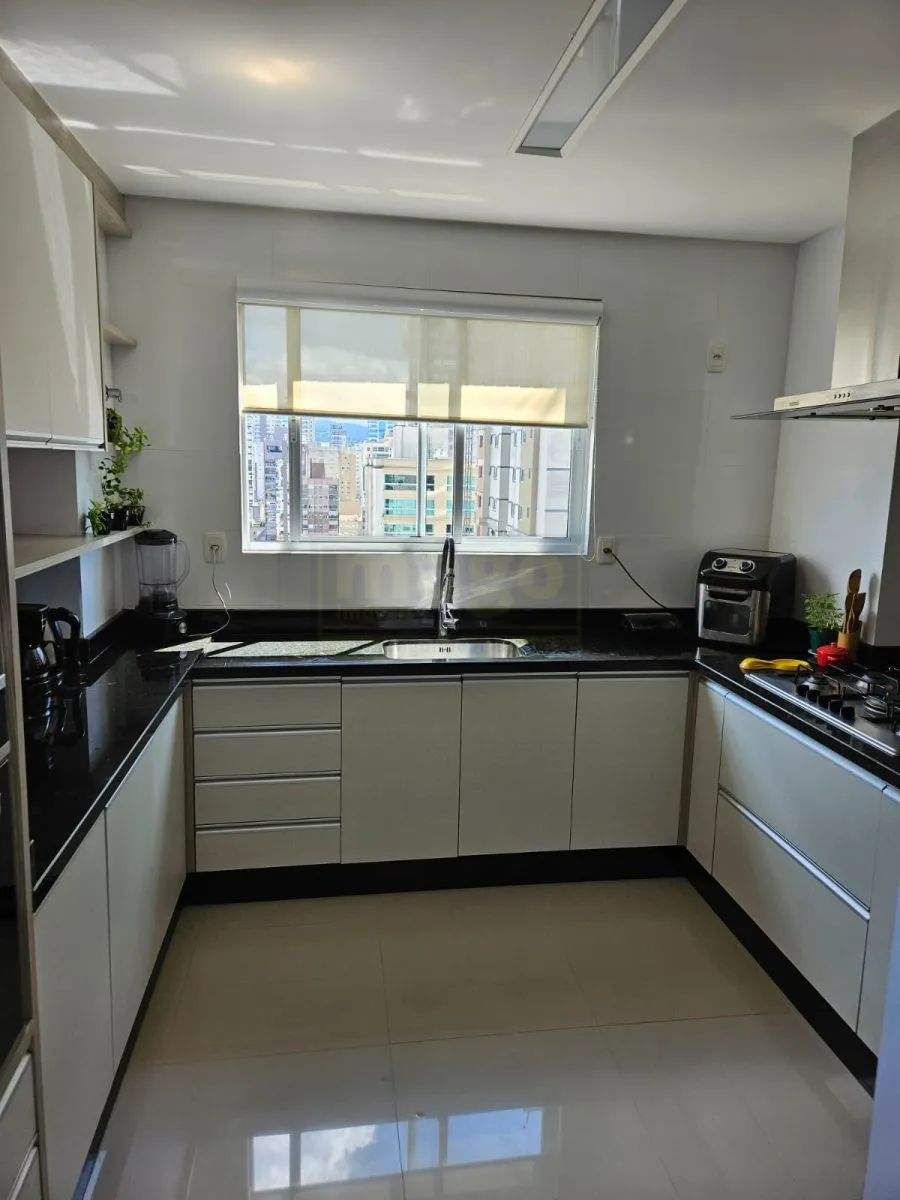 Apartamento 4 suítes para Venda no bairro Meia Praia em Itapema
