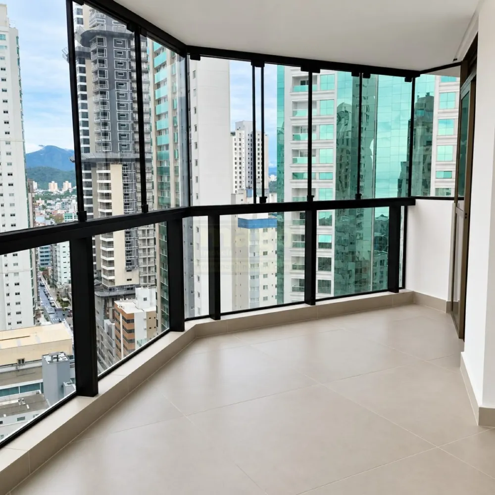 Apartamento 3 quartos para Locação Anual no bairro Centro em Balneário Camboriú